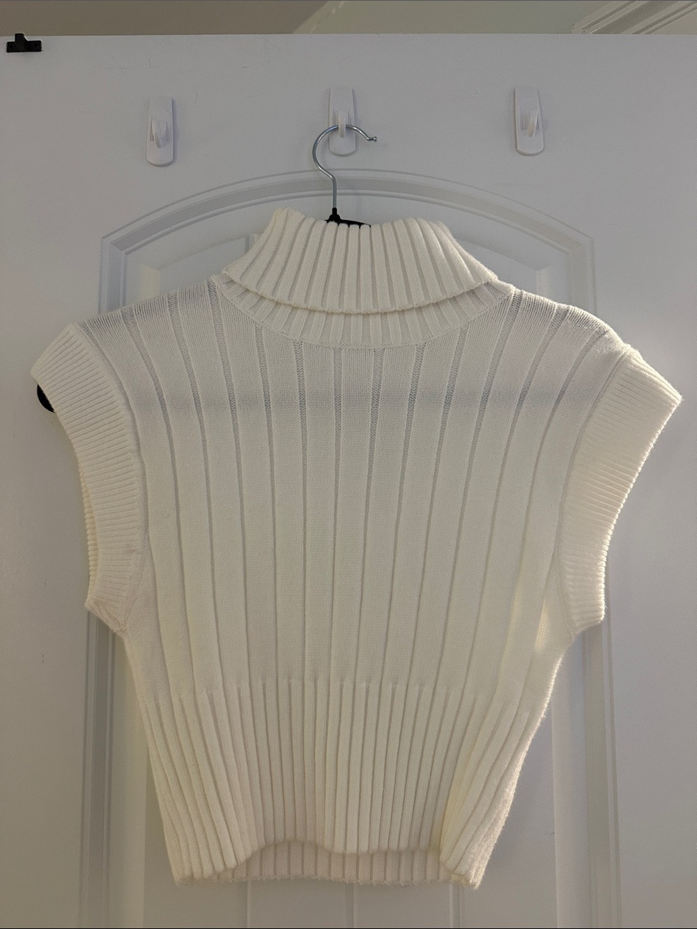 Sleeveless Ribbed Turtleneck Crop Top - Cream